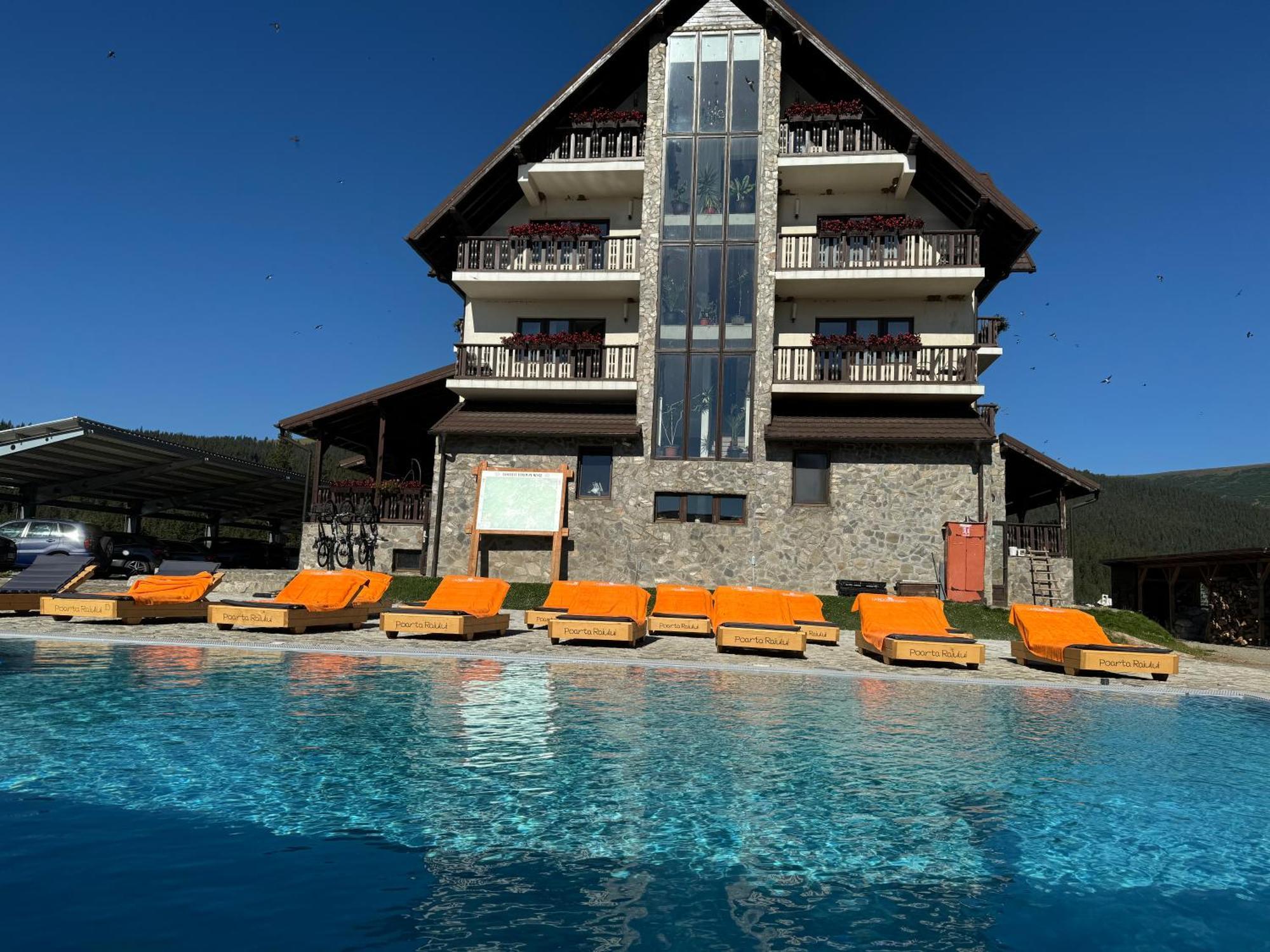 Hotel Poarta Raiului Tău Bistra Esterno foto