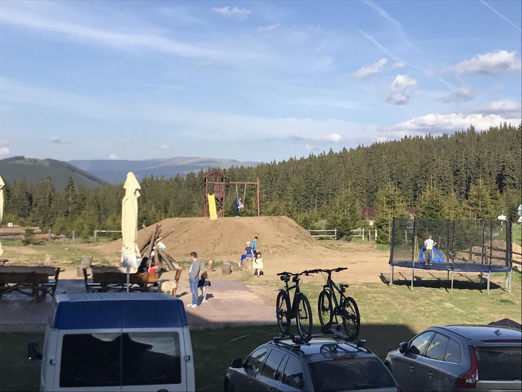Hotel Poarta Raiului Tău Bistra Esterno foto